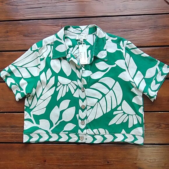 Nicole Miller Tops - NWT Nicole Miller Linen Shirt Crop Jacket Tropical Button-Up Short Sleeve Size M